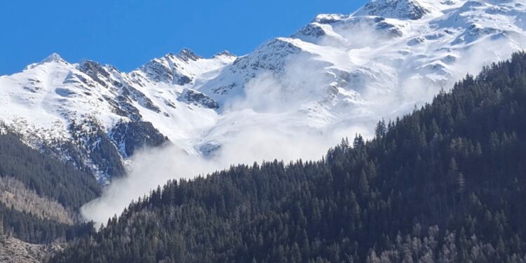 A general view shows an avalanche in the French Alps, in Les Contamines-Montjoie, France, April 9, 2023 in this still image obtained from a social media video. Domaine Skiable des Contamines-Montjoie SECMH / Twitter @domaineskiable via REUTERS